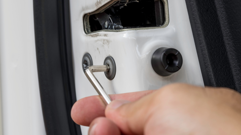 Hassle-Free Car Door Unlocking in Burbank, CA